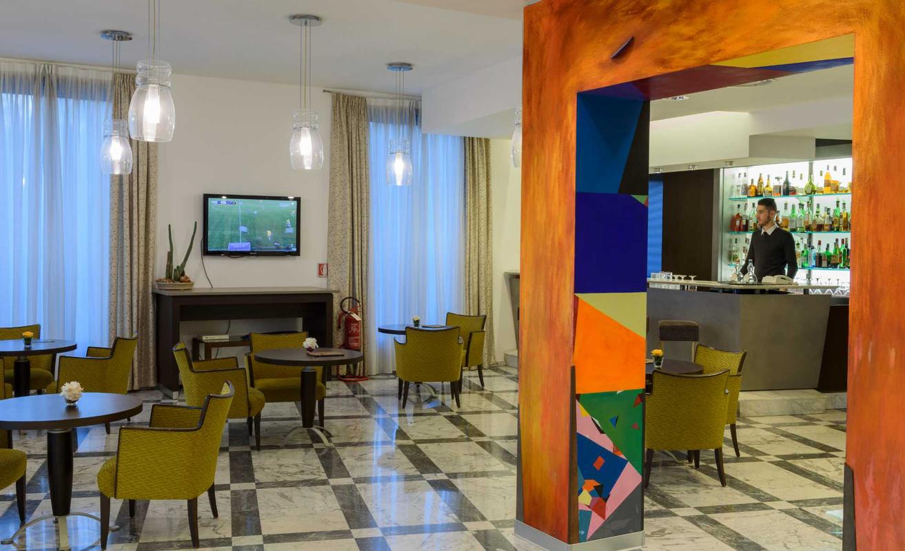 Lobby Bar  First Hotel Malpensa Somma Lombardo Lobby Bar  First Hotel Malpensa Somma Lombardo