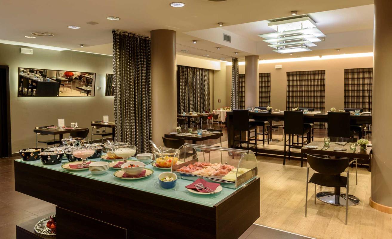 Eagle Restaurant  First Hotel Malpensa Somma Lombardo Eagle Restaurant  First Hotel Malpensa Somma Lombardo