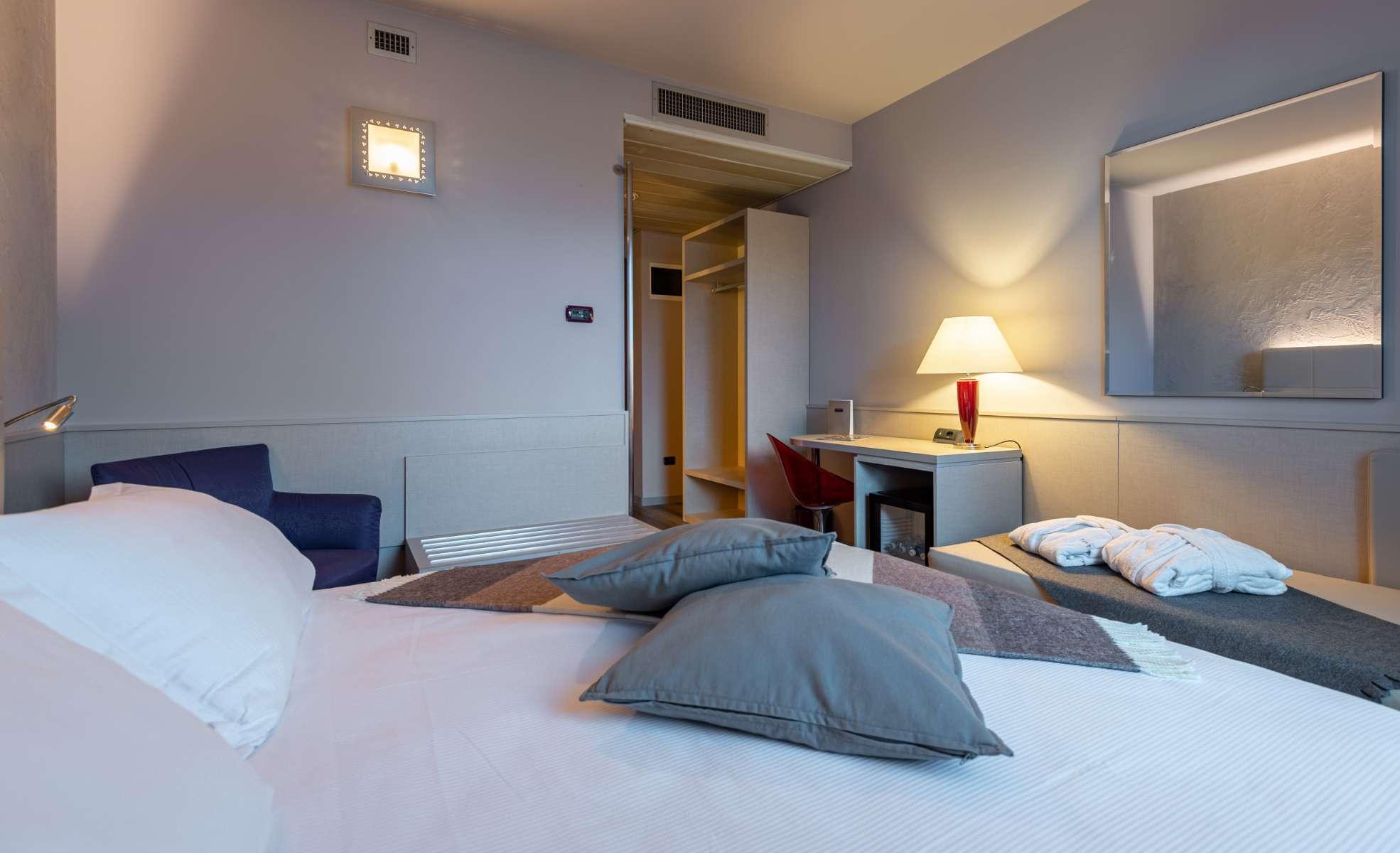 None  First Hotel Malpensa Somma Lombardo